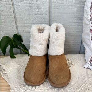 Koolaburra by Ugg Cozy Tan Faux Fur Lined Girl Boots size 13